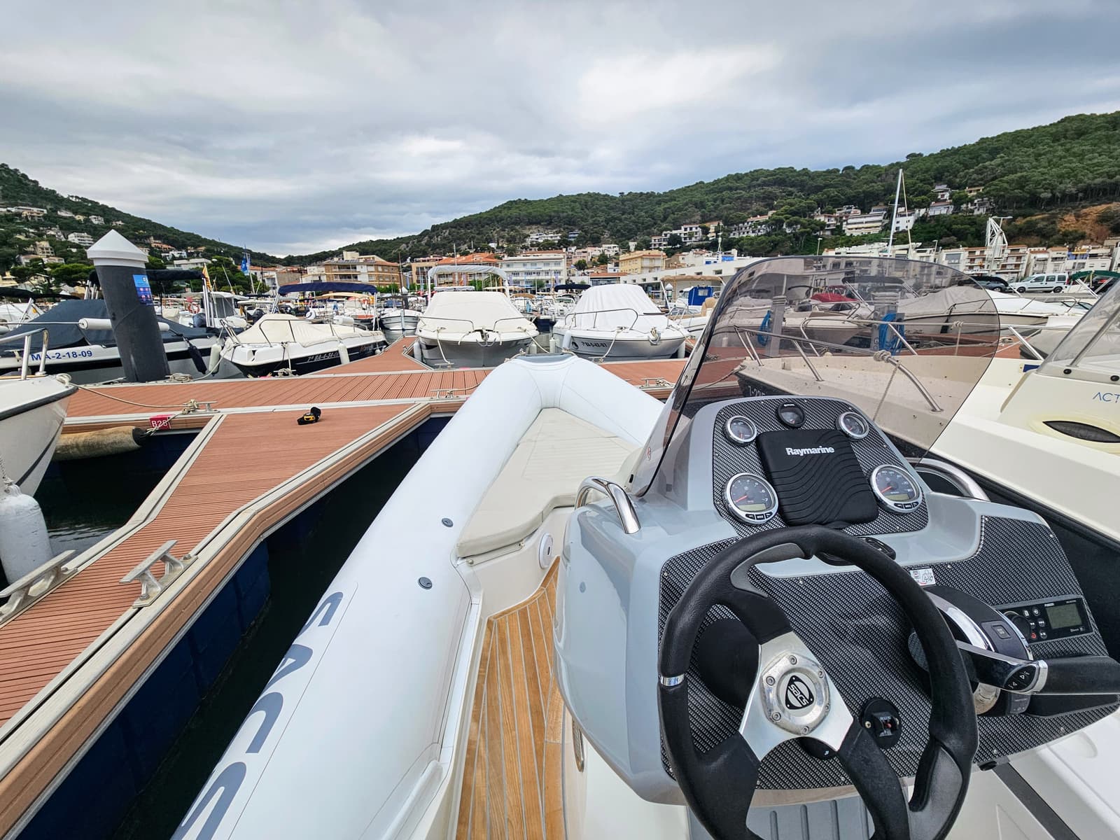 sacs strider 700