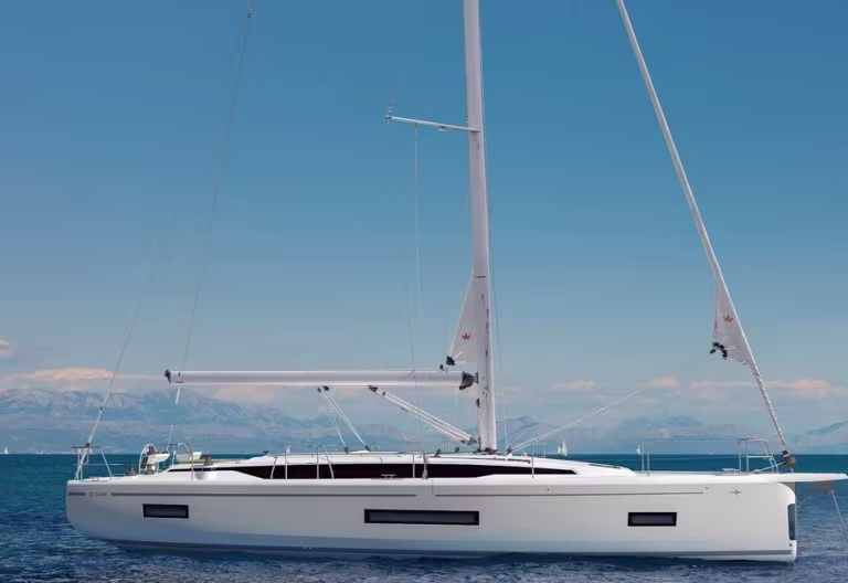 Descubriendo el BAVARIA C46: El majestuoso velero que conquista el 2023